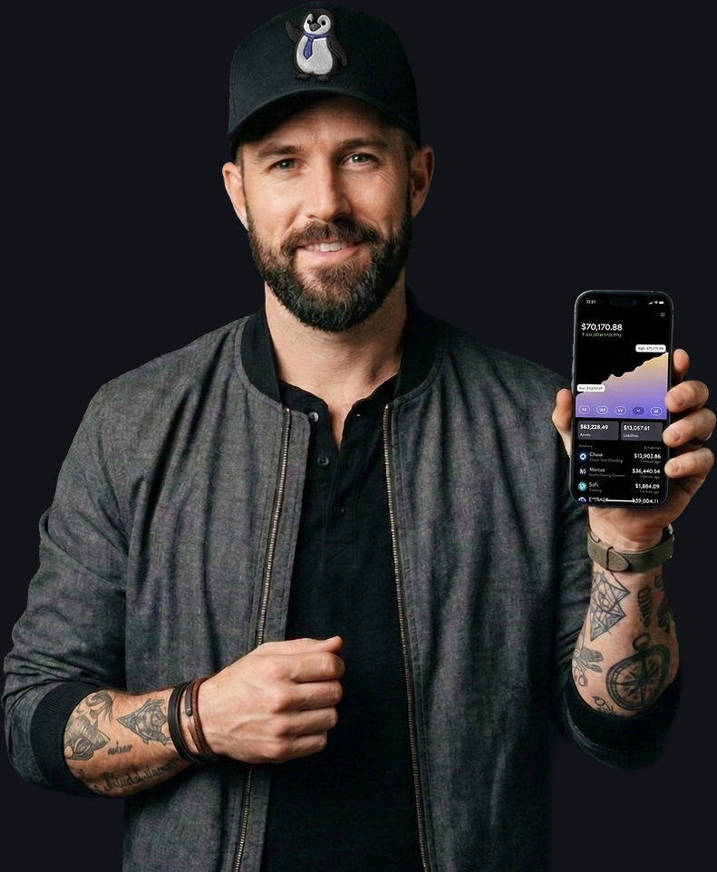 Man holding phone with Piere app